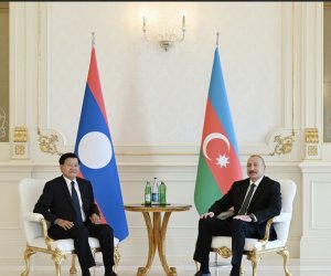 Ильхам Алиев провел переговоры с президентом Лаоса Тхонглуном Сисулитом
