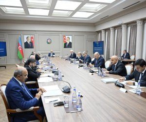 Azərbaycanda neft-qaz və neft-kimya sənayesinin inkişafı müzakirə olunub