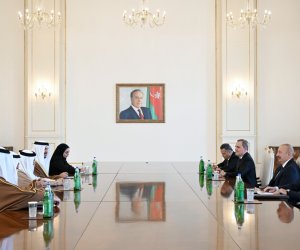 Prezident Bəhreynin xarici işlər nazirini qəbul edib