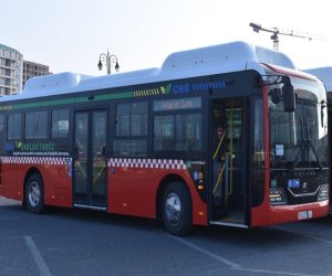 
&ldquo;20 Yanvar&rdquo; və &ldquo;Şamaxinka&rdquo;da bəzi marşrutlar dayanacaq məntəqələrindən çıxarılır