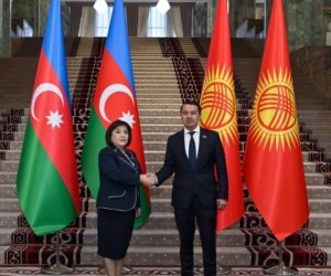 Сахиба Гафарова провела встречу с главой парламента Кыргызстана
