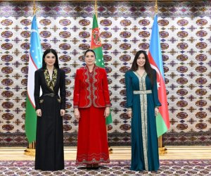 
Aşqabadda Leyla Əliyevanın üçtərəfli görüşü olub