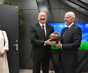 Əliyev və FIFA prezidenti U-15 dünya çempionatının açılış mərasimində iştirak ediblər