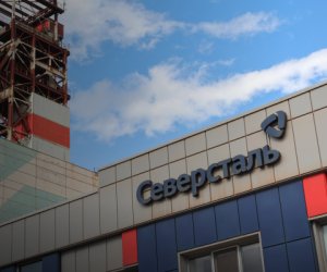 Беспилотники налетели на горно-обогатительный комбинат в России: шахтеров эвакуировали