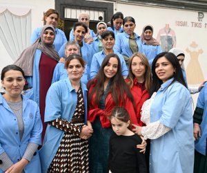 Prezidentin qızı və gəlini Şamaxıda sosial tikiş müəssisəsində