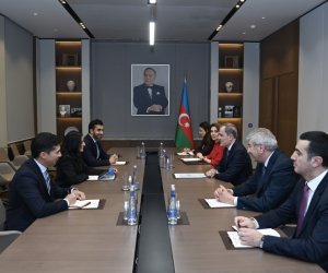 Джейхун Байрамов обсудил с генсеком UN Tourism развитие сотрудничества в сфере туризма