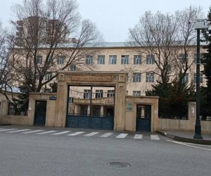 
Bakıda məktəbdə şagird ölüb