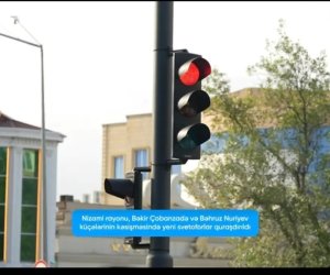 
Bu yolayrıcına işıqforlar quraşdırılıb