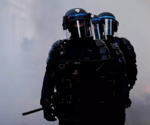 Нуньес сообщил о почти 1200 пострадавших полицейских в ходе протестов во Франции