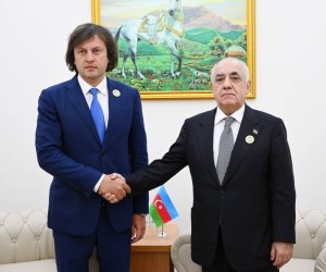 
Azərbaycan və Gürcüstan Baş nazirləri arasında görüş keçirilir