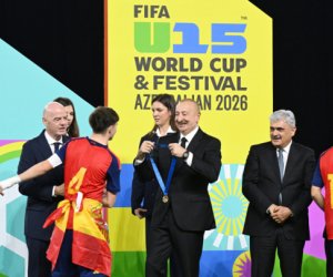 İlham Əliyev FIFA U-15 Dünya Çempionatının finalını izləyib