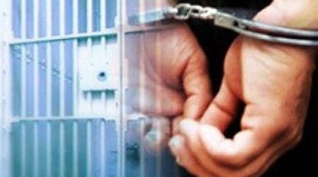 Sabiq baş məşqçi məşhur milyarderi tutdurdu