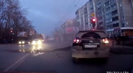 В России можно врезаться даже в дорогу -ВИДЕО