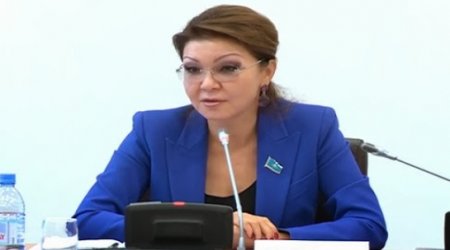 Дочь Назарбаева назвала детей-инвалидов уродамиВИДЕО