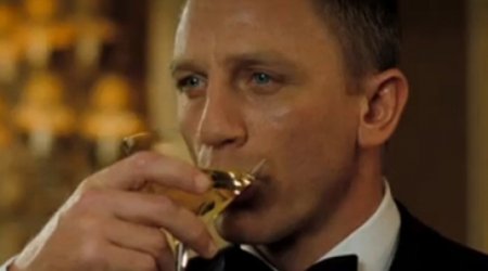 Агент 007 был алкоголиком