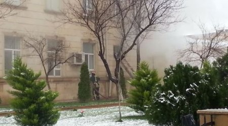 МЧС: При пожаре в ЦБН эвакуировано 138, спасены 12 человек -ФОТО