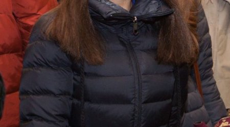 Наргиз Пашаева с дочерями на Фонтанке