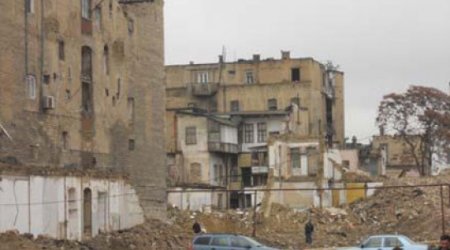 Evləri plana düşən sakinlərlə iş adamları arasındakı narazılıq - VİDEO