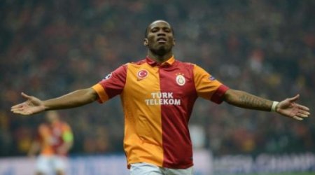 Droqba "Qalatasaray"dan ayrılır?