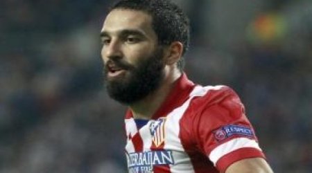 Arda Turan: "Türkiyəyə qayıtmamağa çalışıram"