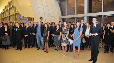 Prezidentin ailə üzvləri sərgidə - FOTO