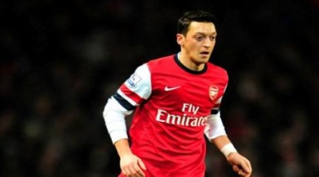 Məsut Özil sıradan çıxdı