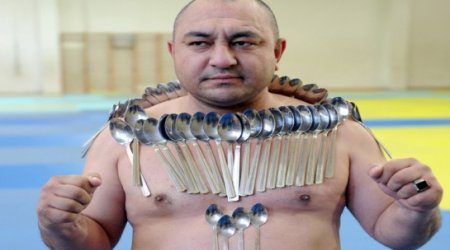 "Человек-магнит" живет в Грузии -ВИДЕО