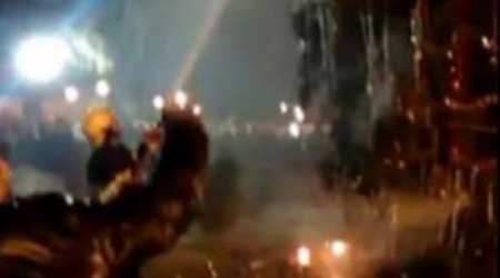 В Азербайджане сгорела праздничная елкаВИДЕО