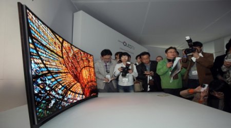 Samsung и LG представили первые гнущиеся телевизоры- ВИДЕО