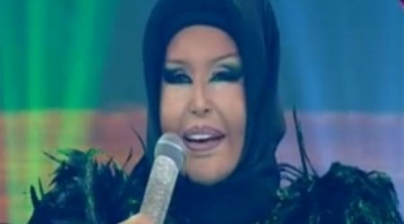 Бюлент Эрсой в хиджабе – ВИДЕО