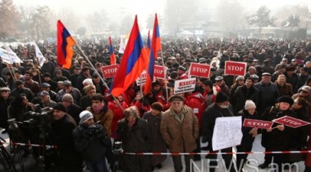 В Ереване проводится шествие протеста