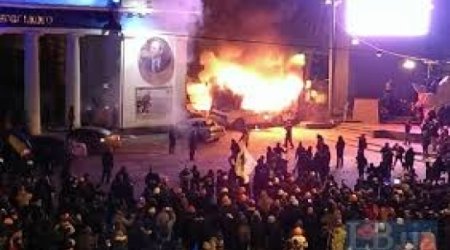 Ukraynada hakimiyyət və müxalifət etirazçıların dağılmasıyla bağlı razılığa gəldi