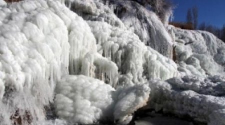 В Илису замерз водопад -ВИДЕО