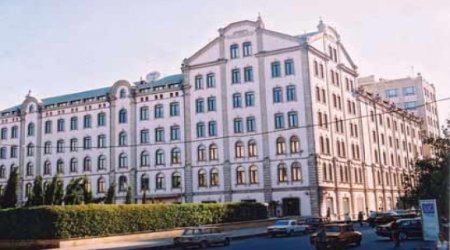 3 здания в Баку  выставлены на продажу за $450 млн -ФОТО