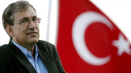 Orxan Pamuk: “Kimin iqtidara gəlməsi məni maraqlandırmır”