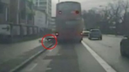 Попутчик выбросил мужчину из окна автобуса – ФОТО+ВИДЕО