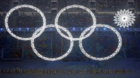 Техник, виновный в нераскрытии олимпийского кольца, умер? -ВИДЕО