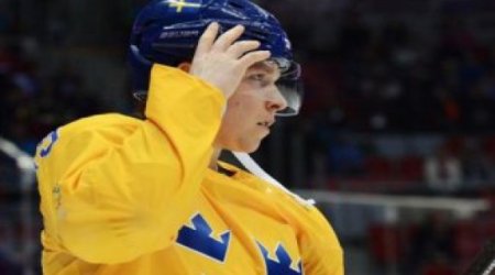 Шведского хоккеиста лишат Олимпийской медали