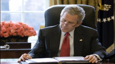 Eks prezident öz əsərlərini sərgiləyəcək