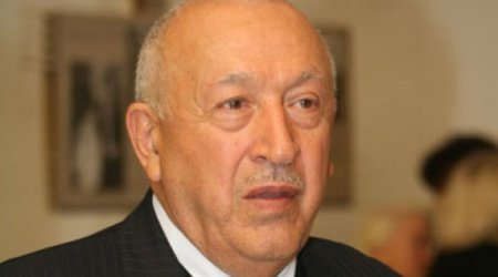 Tahir Salahovun Parisdə fərdi sərgisi açılıb