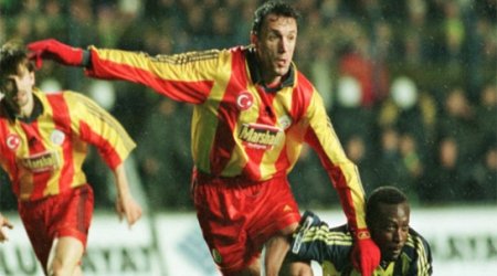 "Qalatasaray"ın əfsanəvi futbolçusu həbs edildi