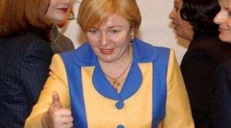 Putinin birinci arvadı ona meydan oxudu