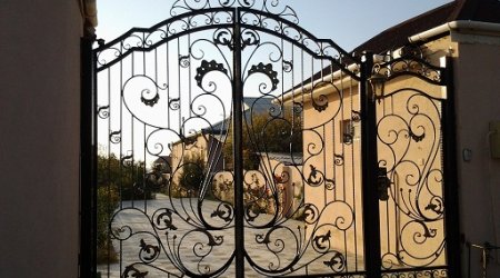 Металлические кружева Акрама Буниятзаде