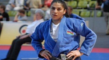 Zülfiyyə Hüseynova naziri "duelə" çağırdı