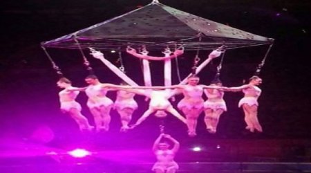 Eight women plunged 35 feet to the ground and crushed a dancer - VIDEO