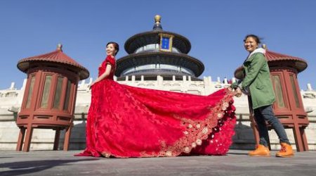 The evolution of the wedding dress - PHOTO