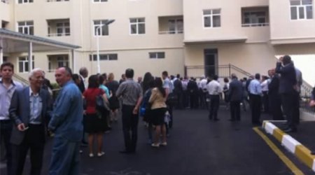 Rövnəq Abdullayev mənzil payladı