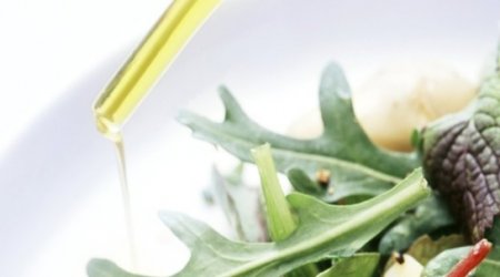 Olive oil and salad combined 'explain' Med diet success