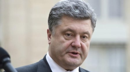 Pyotr Poroşenko: “Ölkənin şərqindəki kabusa son qoyacağıq”