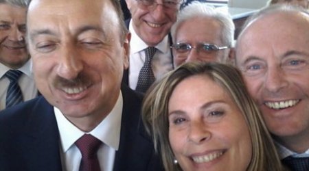 “SELFİE”baz siyasətçilər - FOTOLAR